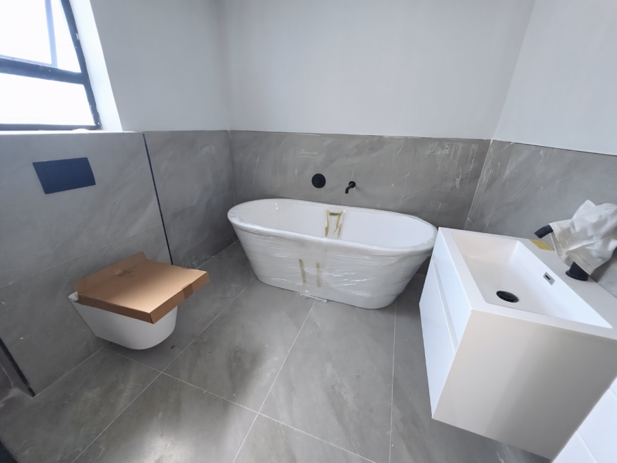 5 Bedroom Property for Sale in Sandown Western Cape